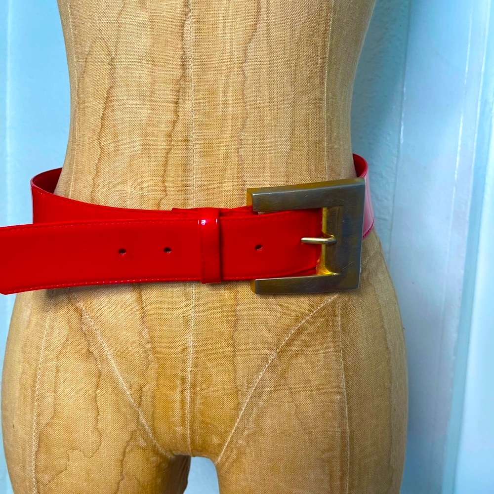 RED HOT VINTAGE🔥 Bright Red Vintage 80s Style Belt/ Approx. For 30-34’ Waist